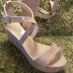 JIMMY CHOO - BEAUTIFUL NUDE WEDGES!